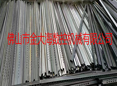 深圳专业锌钢护栏冲孔机哪家好